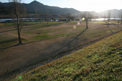 朝の荒川.jpg
