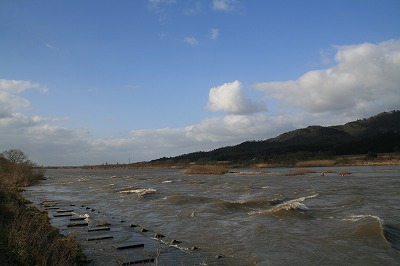 濁流の荒川.jpg