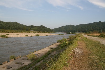 夕方の荒川.jpg