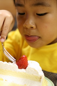 ケーキを食べる２号.jpg