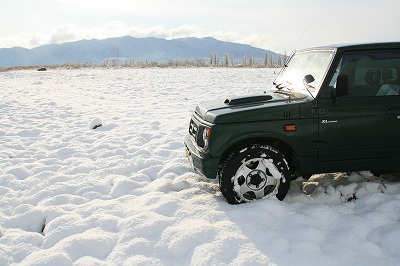 雪景色とジムニー.jpg