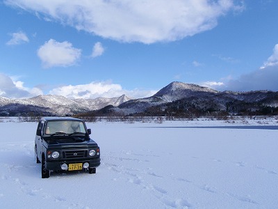 雪と青空とジムニー.jpg