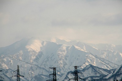 冠雪の飯豊連峰.jpg