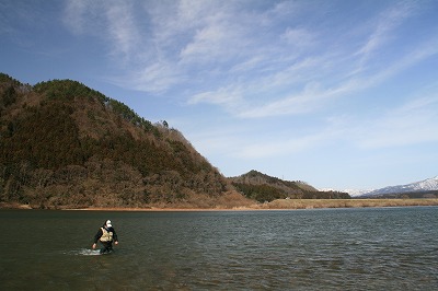 荒川頭首工の上流.jpg