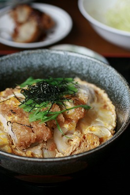 卵とじカツ丼.jpg