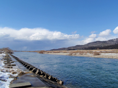 荒川の青空.jpg