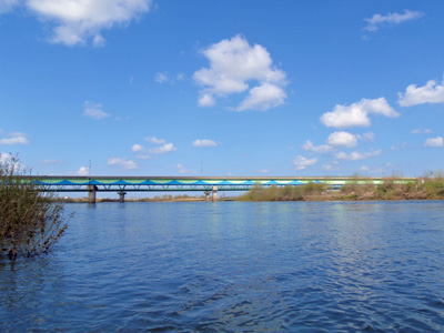 荒川の青空.jpg